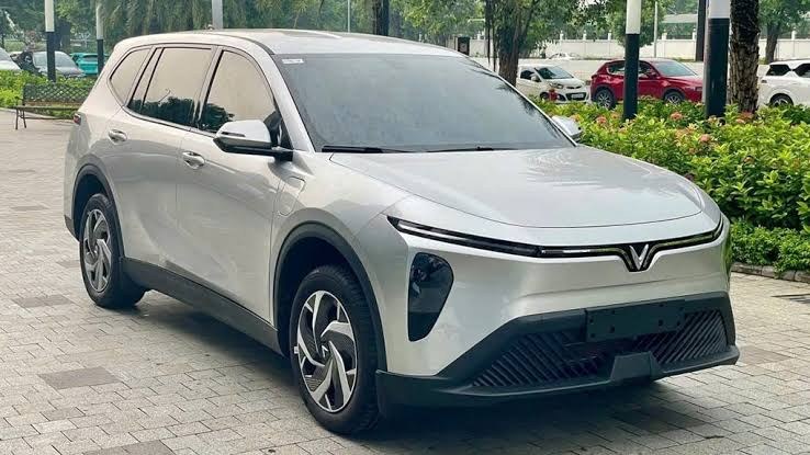 Xe điện 7 chỗ VinFast Limo Green du lịch Quy Nhơn